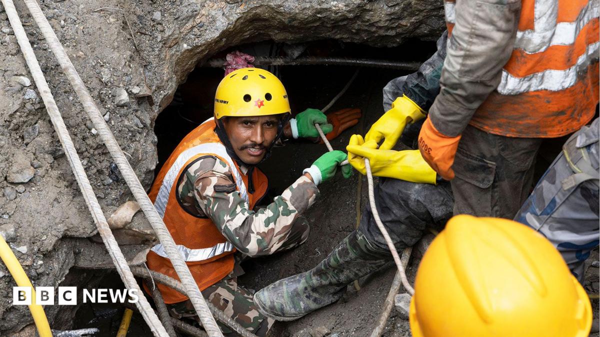 Figure caption, Watch: Moment workers are rescued from Nepal tunnel